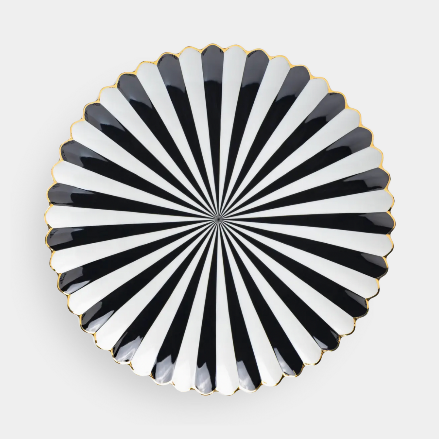 The Georgia: Scalloped Porcelain Charger