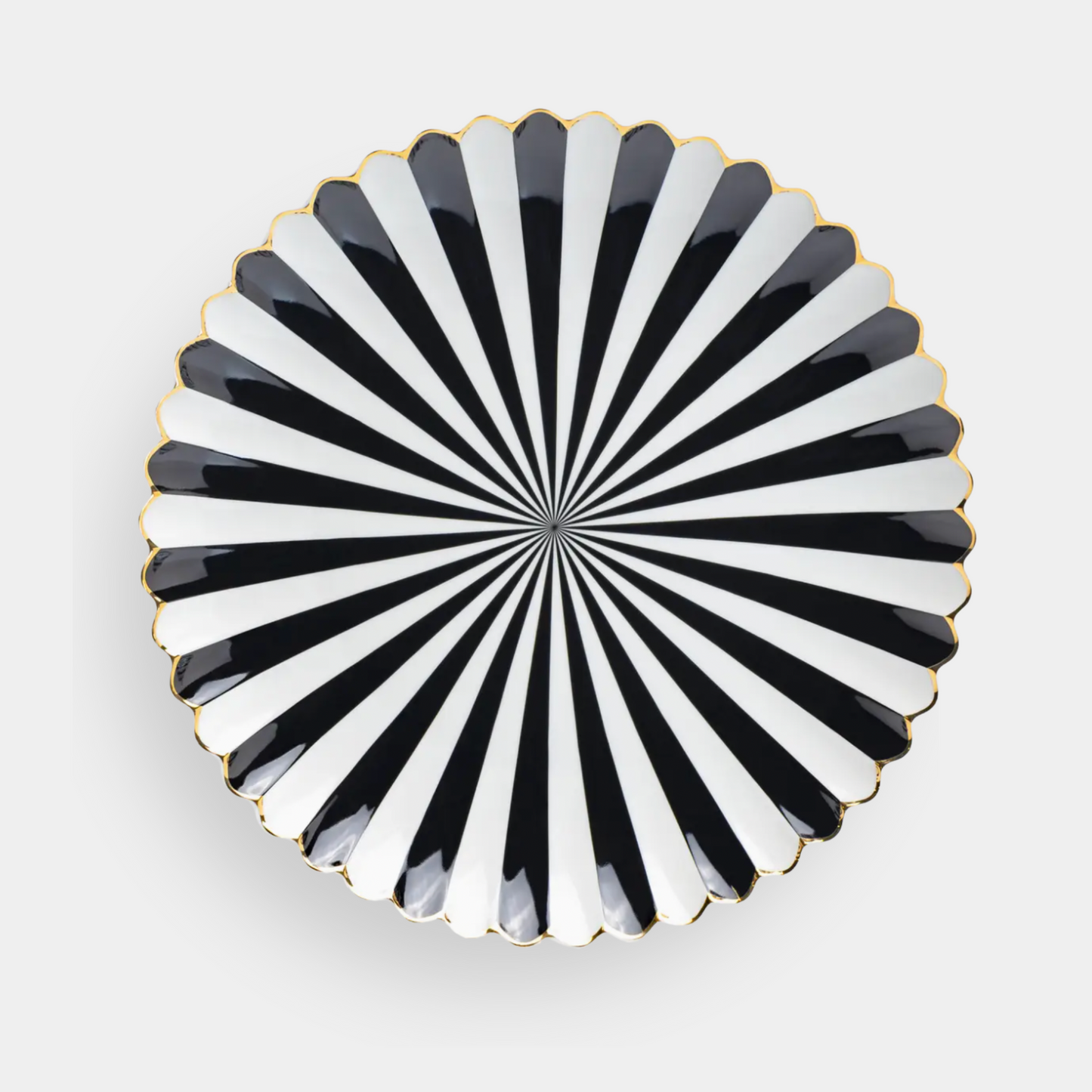 The Georgia: Scalloped Porcelain Dinner Plate